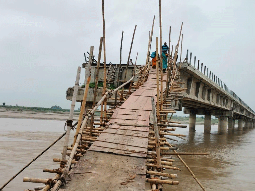 ३ वर्षमा सम्पन्न हुनुपर्ने कमला नदीको पुल १४ वर्ष पनि अधुरै