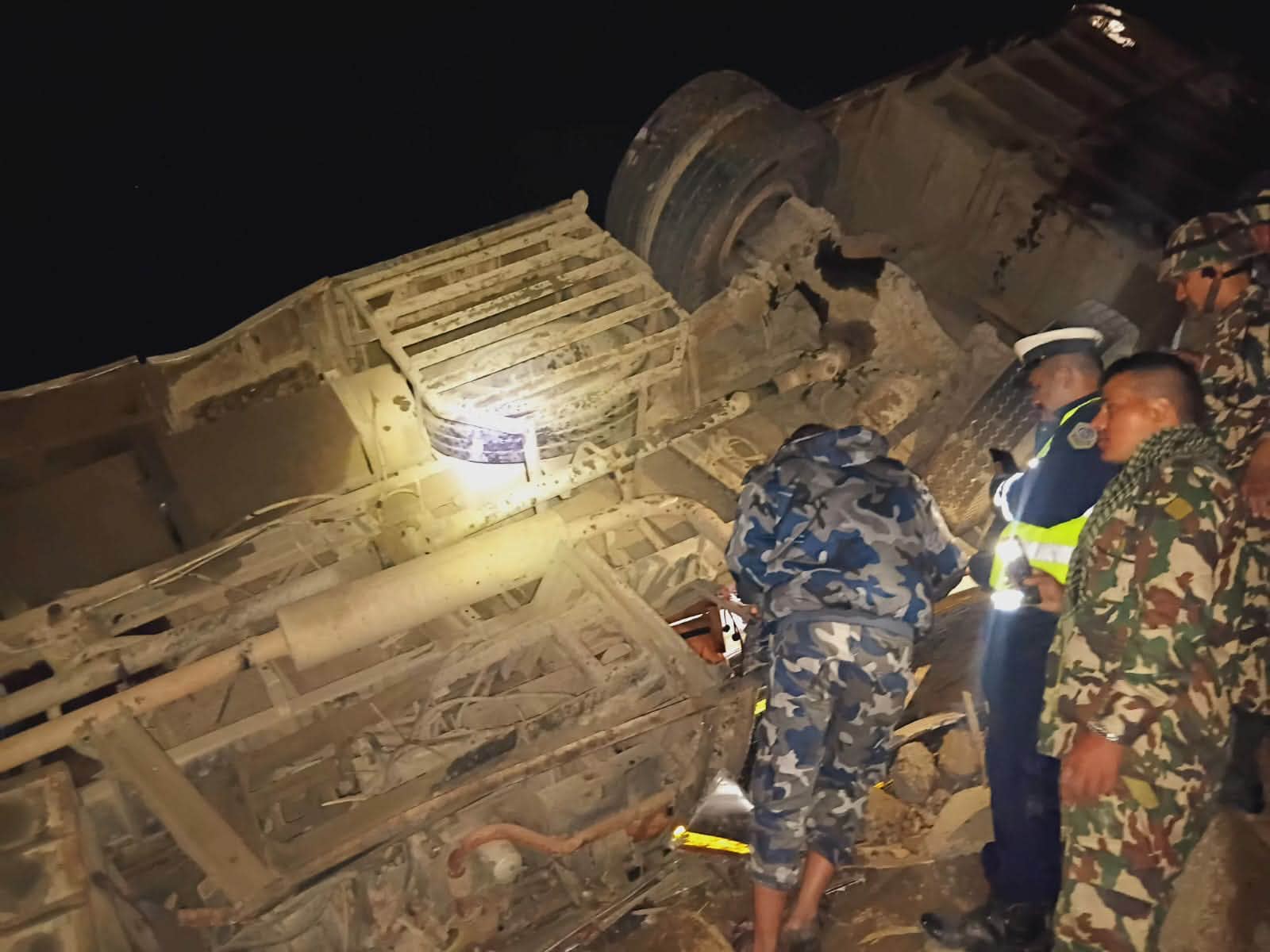 धादिङ बस दुर्घटनामा १७ जनाको मृत्यु पुष्टि, २८ घाइतेको उद्धार